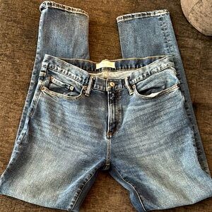 GAP 1969 33 x 32 Skinny Classic Blue Denim Jeans like New.